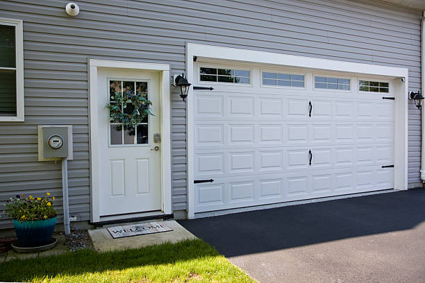 24/7 Emergency Garage Door Panel Replacement experts in Otterbein, IN